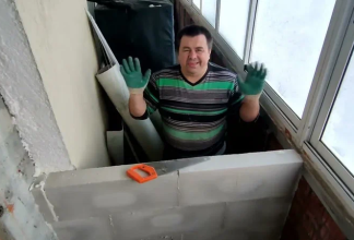 Из чего сделать перегородку на балконе между соседями: практичные решения, материалы и нюансы